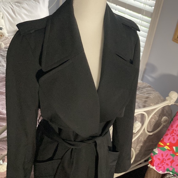 Black Coat, barely worn & elegant! Linda Allard Ellen Tracy, Petite 8, 100% wool - Picture 2 of 4